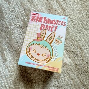 NEW UNOPENED The monsters party reversible plush toy blind box